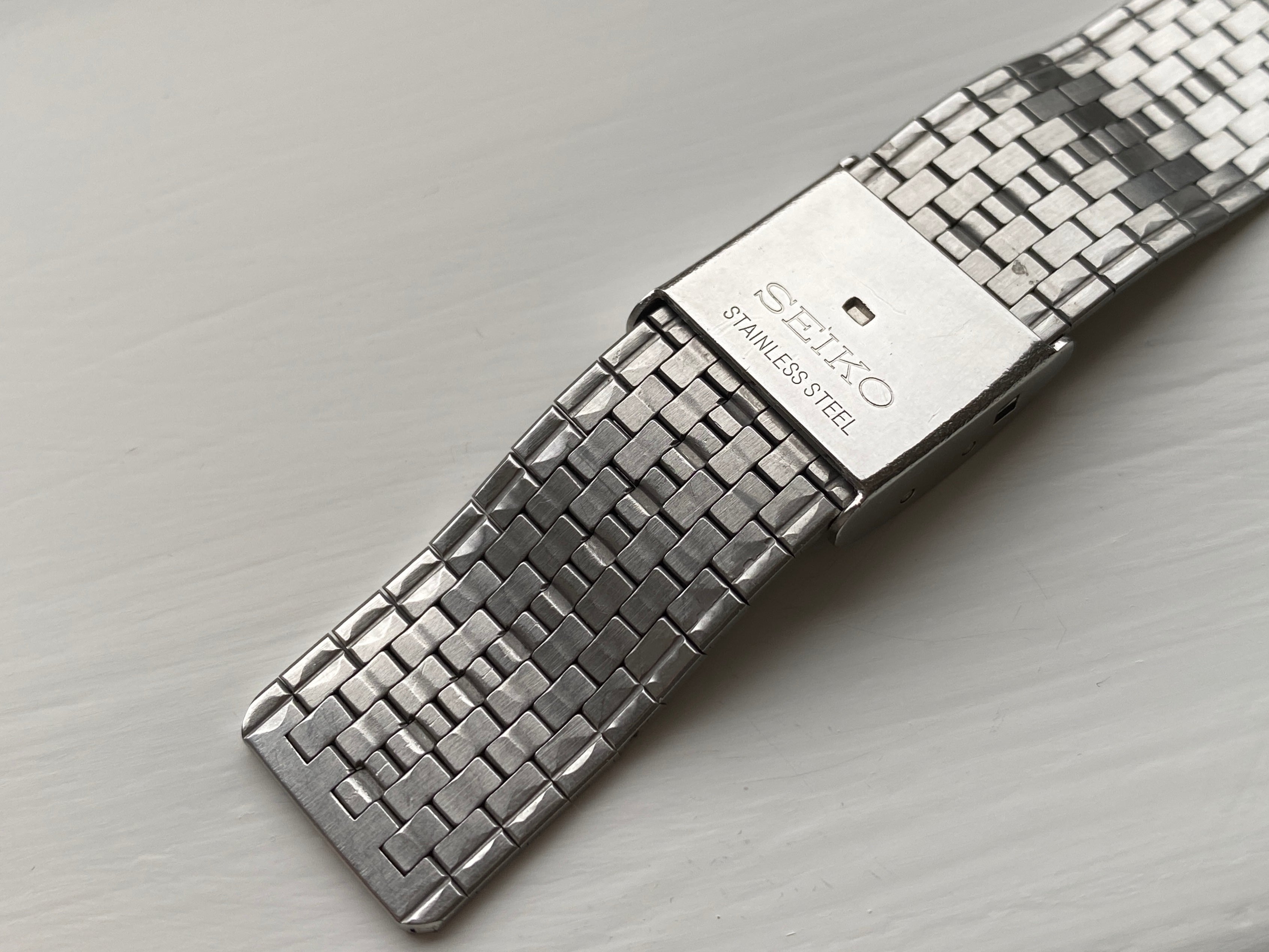 Seiko QT 3803-7080 Baby Morpho – Studio Tokei