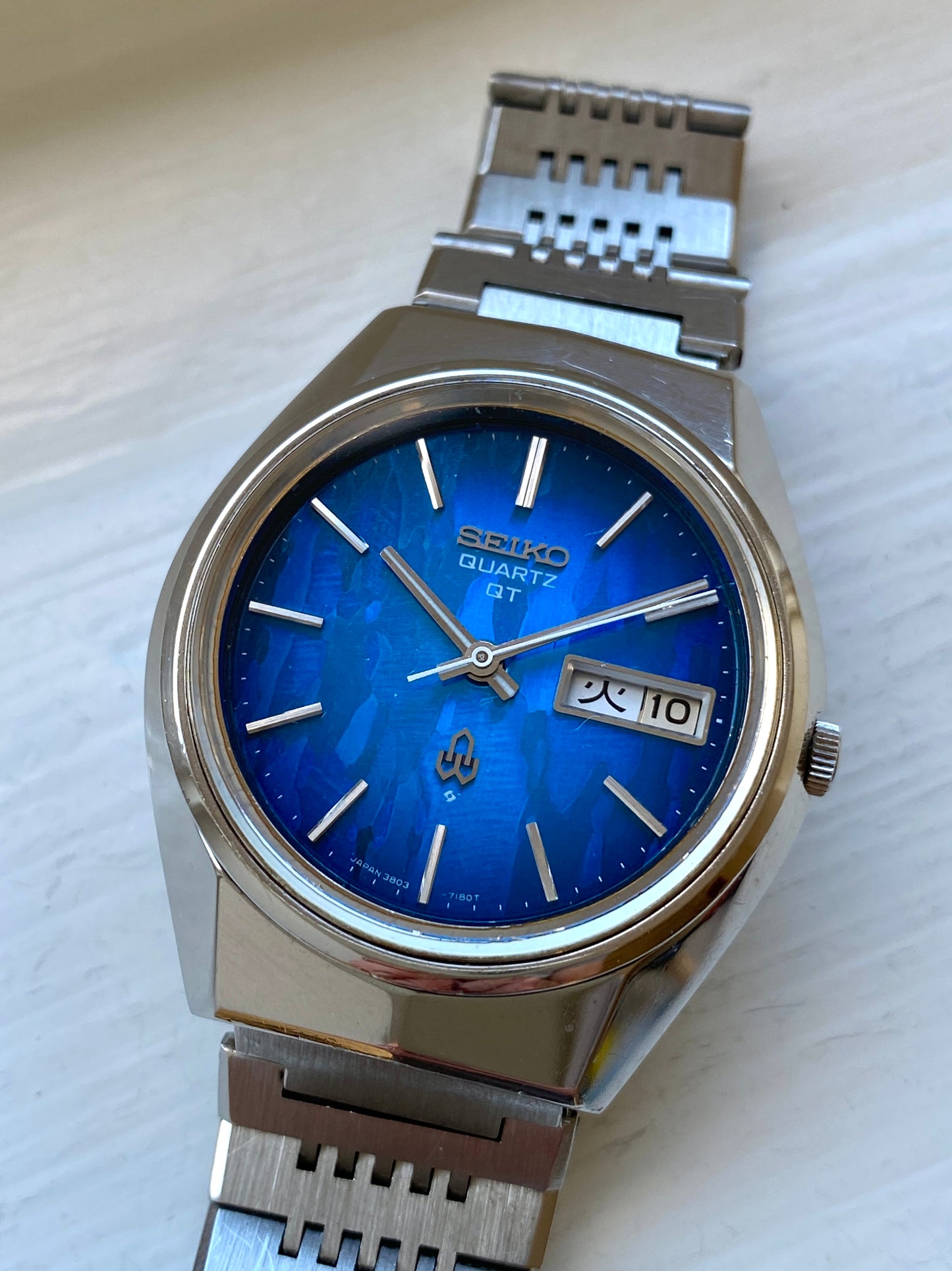 Seiko Quartz QT 3803-7100