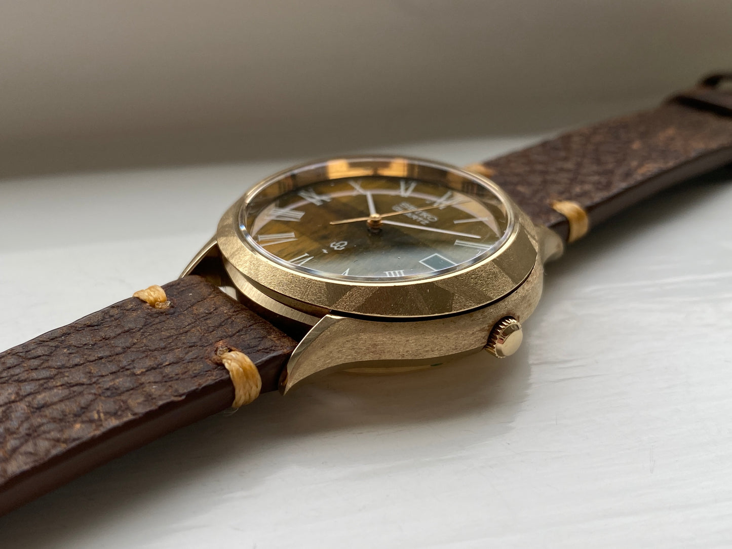 Seiko 0842-7000 Tiger Eye Stone Dial