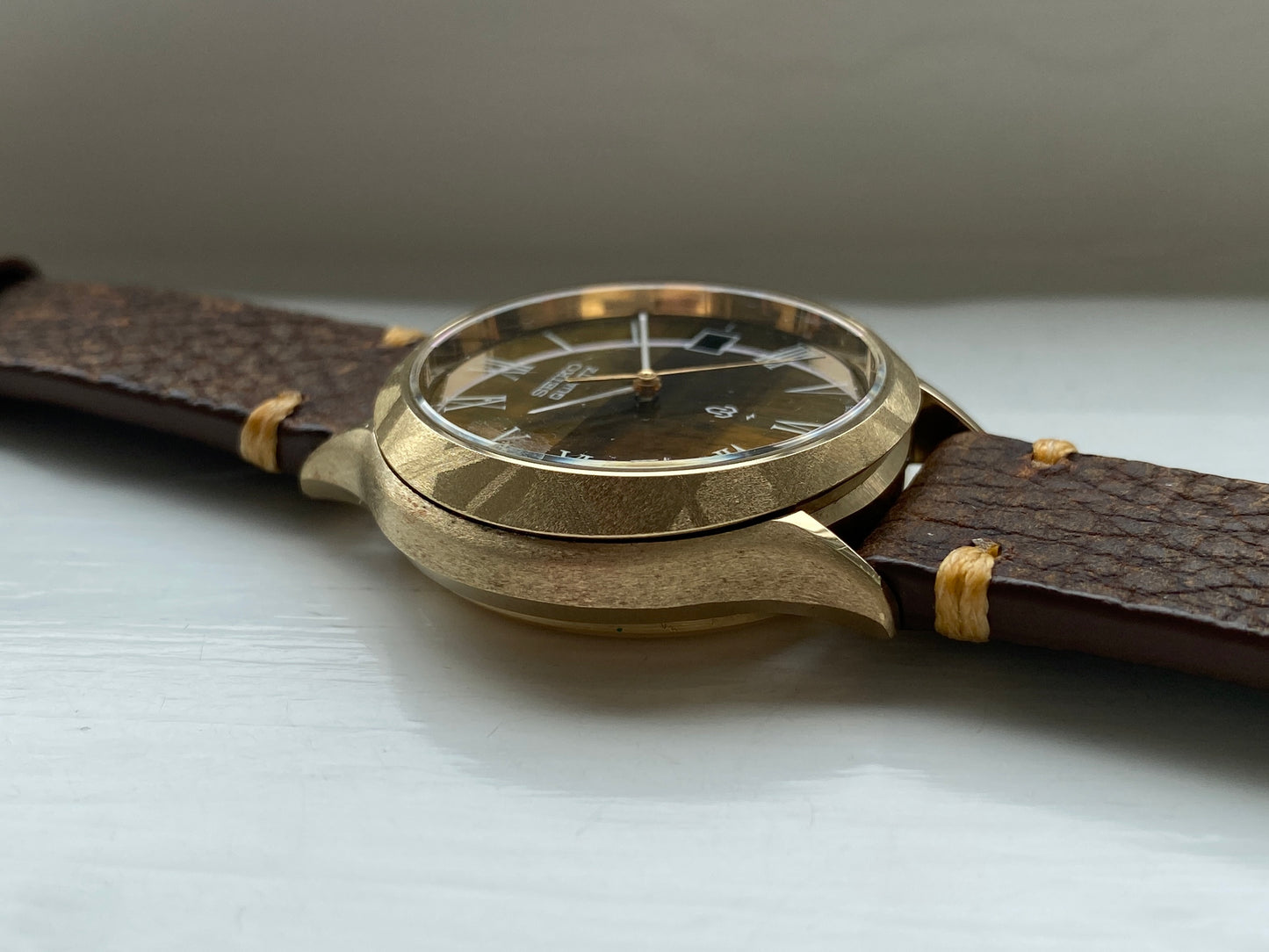 Seiko 0842-7000 Tiger Eye Stone Dial