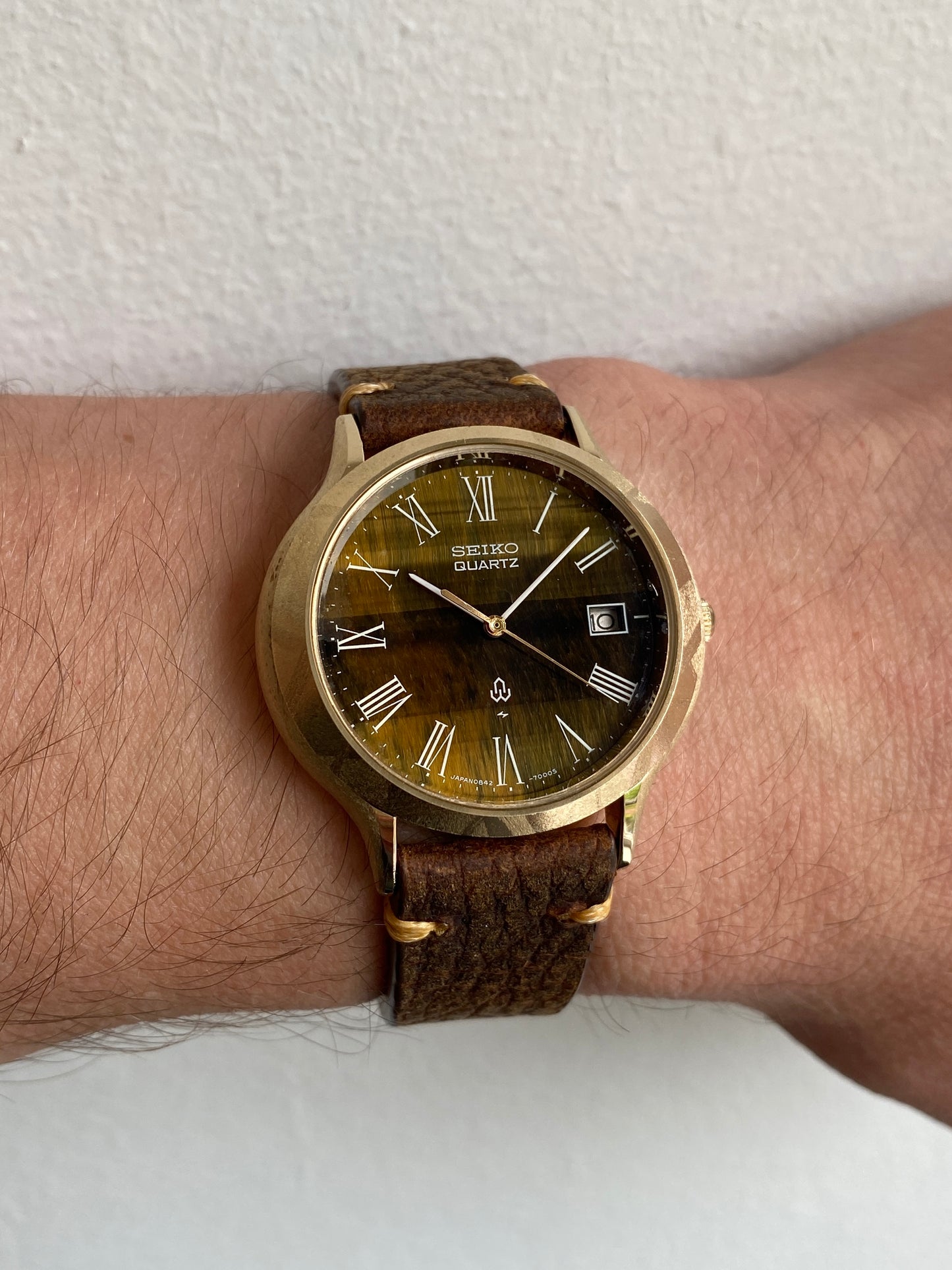 Seiko 0842-7000 Tiger Eye Stone Dial